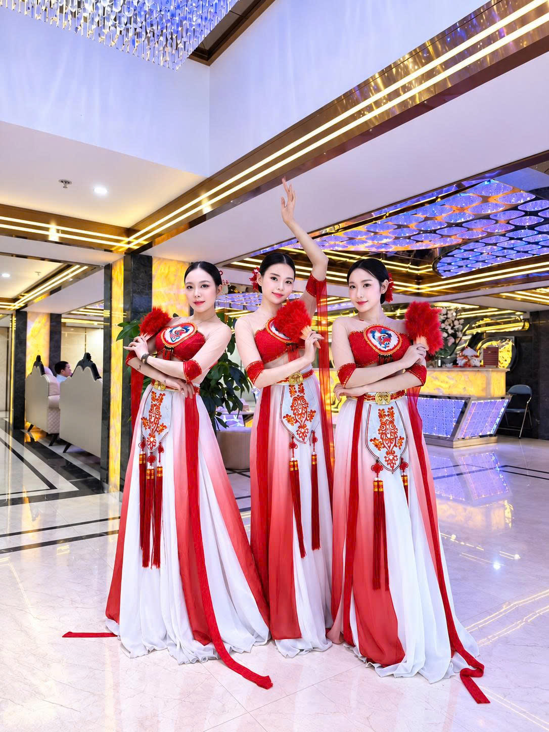 Nàng thơ THU HẰNG tại Karaoke Hanoi Lounge